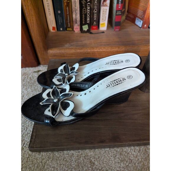 Seychelles Women's Size 9.5 Black Floral Accent Wedge open Toe Sandals - Picture 4 of 7